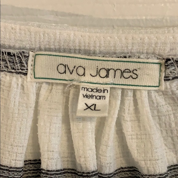 Ava James Blouse - Picture 2 of 2